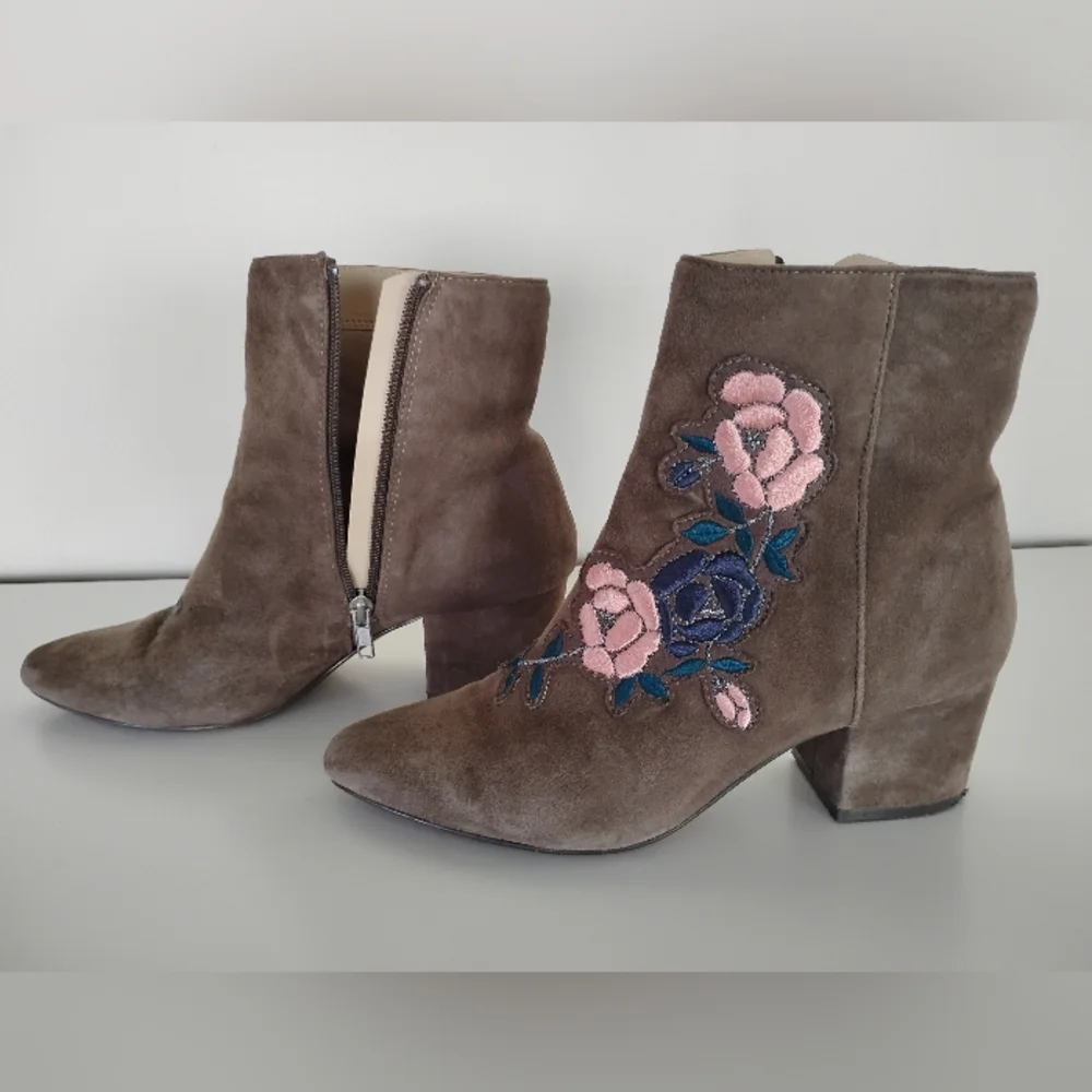 Steven by Steve Madden Size 7 1/2 Floral Ankle Boots - Picture 2 of 13